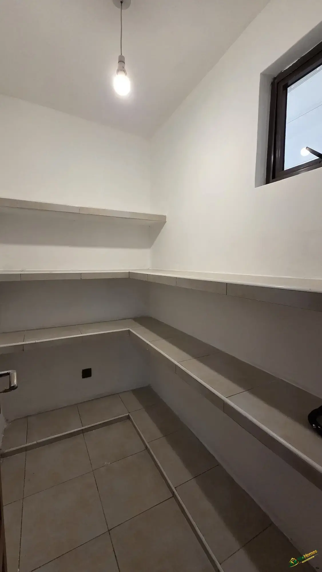 Bright 2-Bedroom Parklands Home Perfect For Modern Living