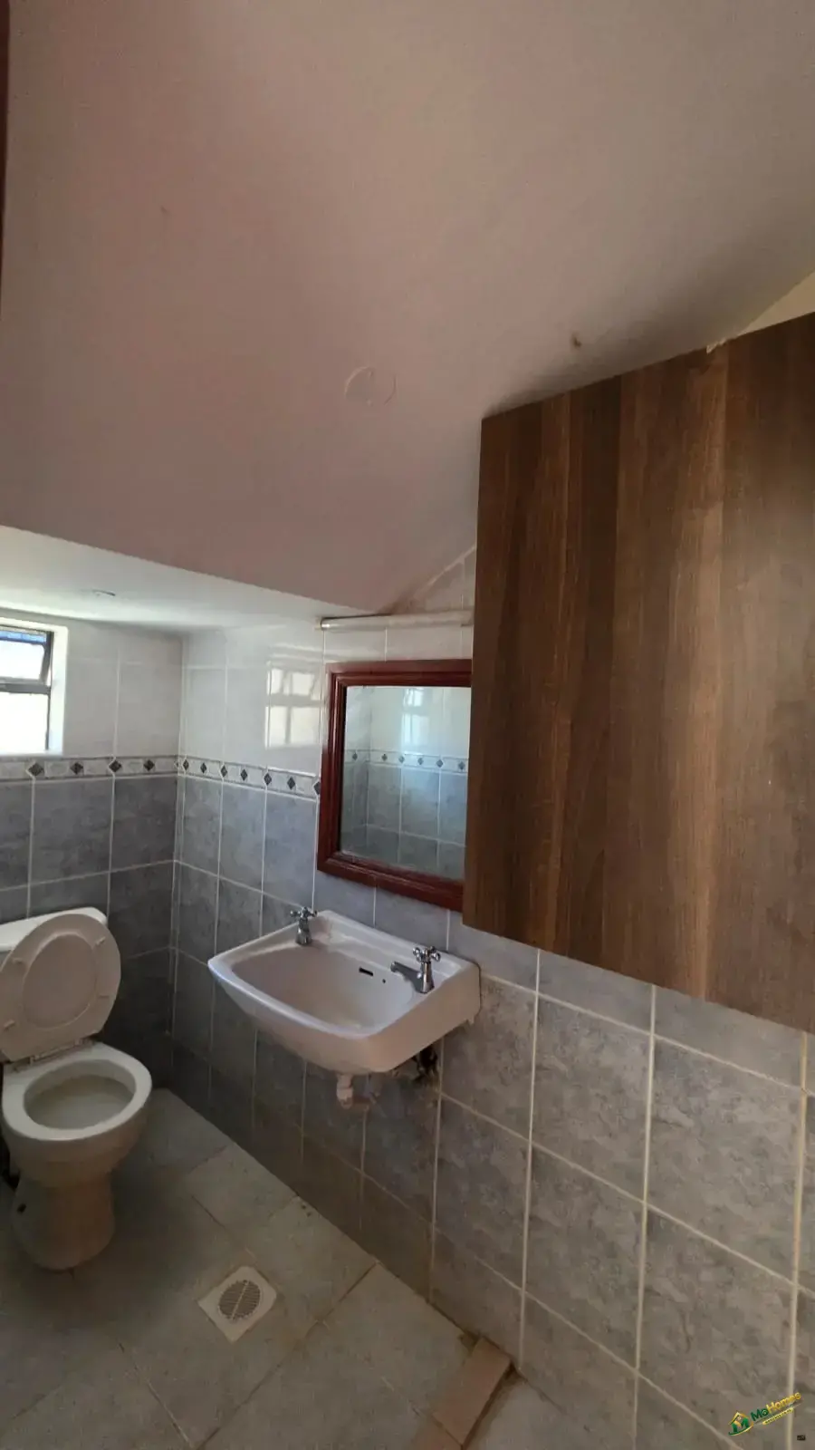 Spacious 5 Bedrooms All En-suite Townhouse With DSQ