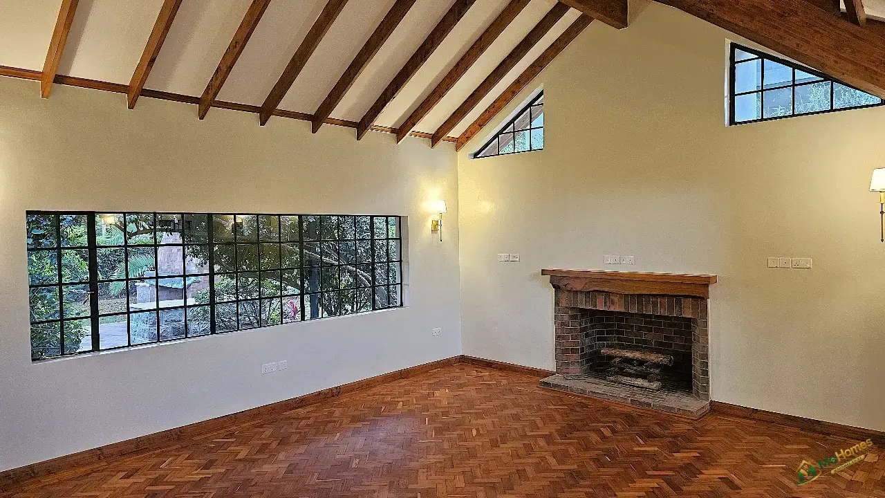 Stunning 4 Bedroom Family Residence Near Valley Arcade Shopping Centre