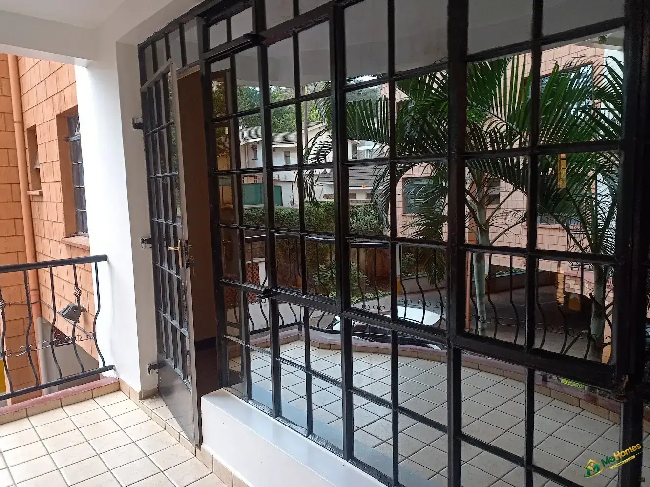 Spacious Luxury 3 Bedroom Home With DSQ