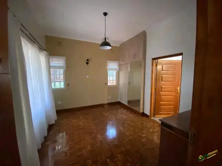 Luxury 2-Bedroom Cottage For Rent In Prestigious Spring Valley
