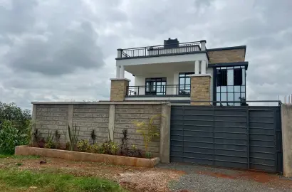 A Spacious 4-Bedroom Home with a Stunning Dam View