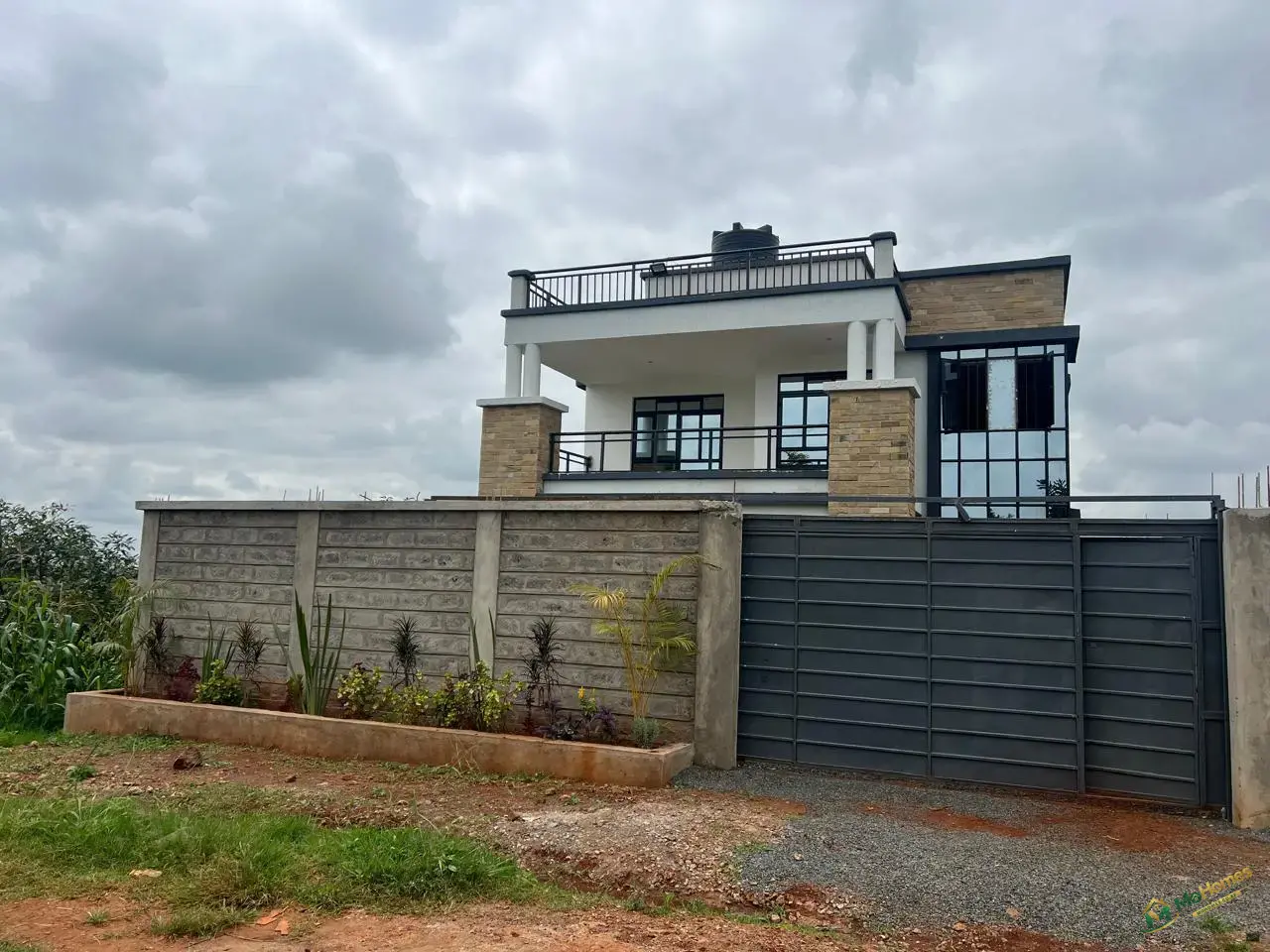 A Spacious 4-Bedroom Home with a Stunning Dam View