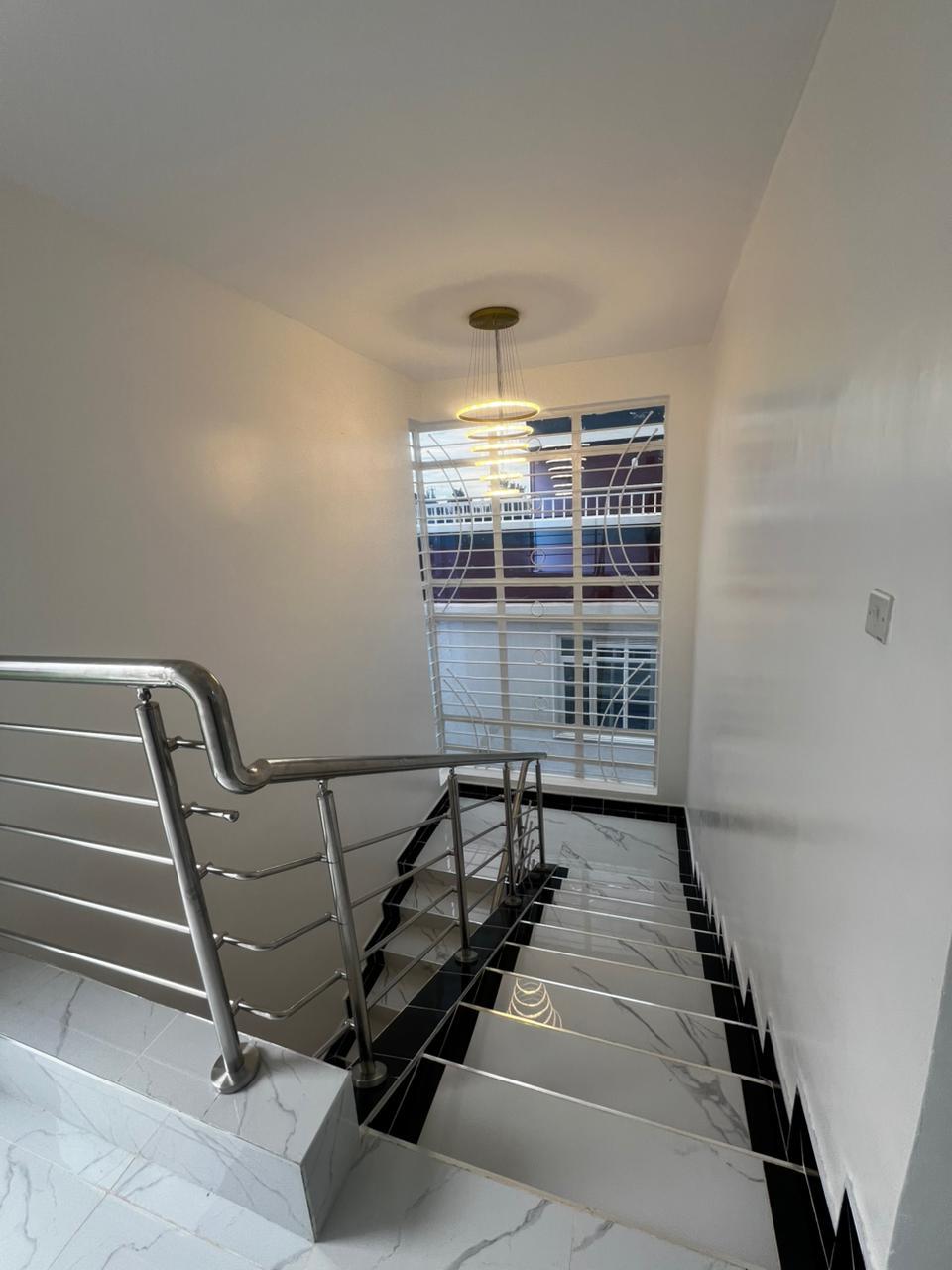 Luxury villa for sale in Kitengela 4bedroom with dsq
