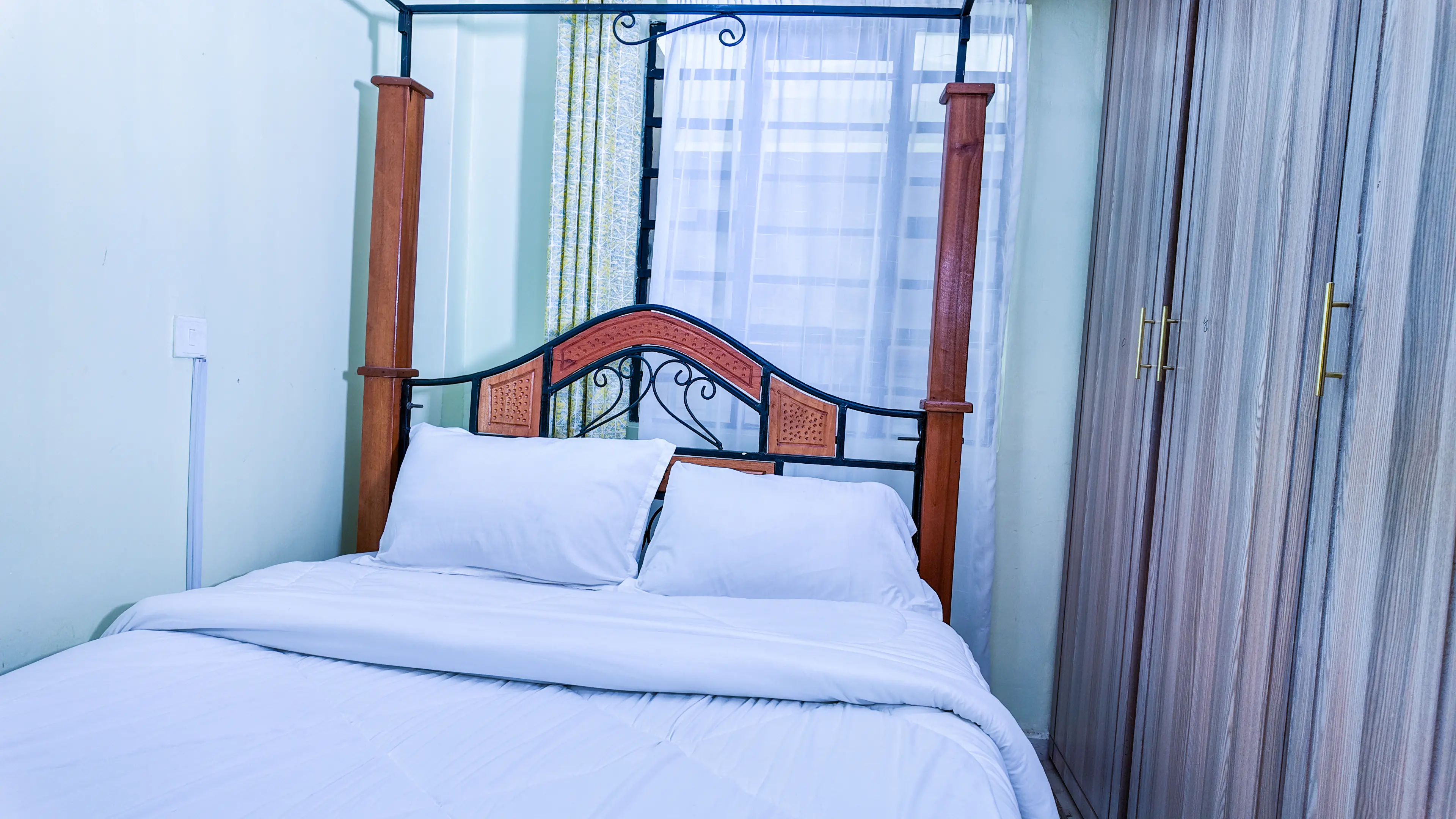 Zedek Suites